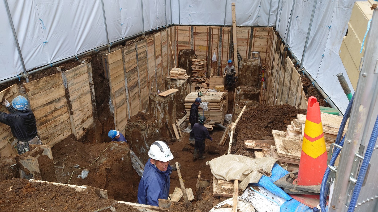 COCOSPACE池袋新築工事 根伐・山留