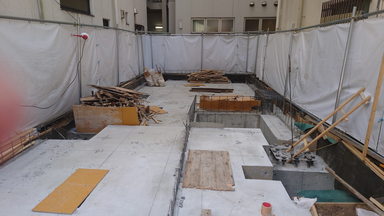 COCOSPACE池袋新築工事 基礎コンクリート完了