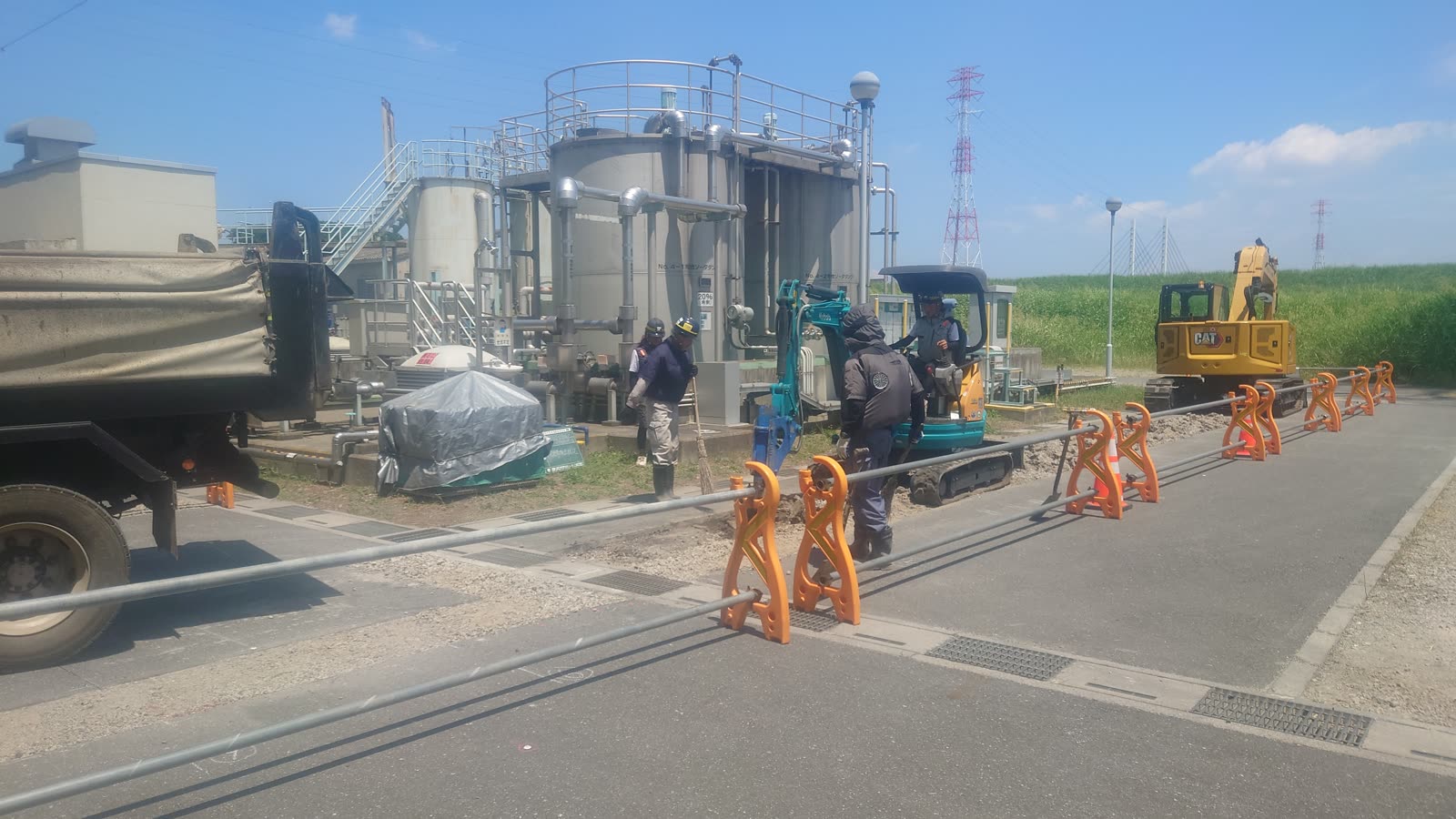 汚泥処理施設 管路掘削付設工事